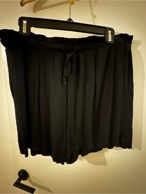 Plenty Monk & Lou - High Waist Black Shorts